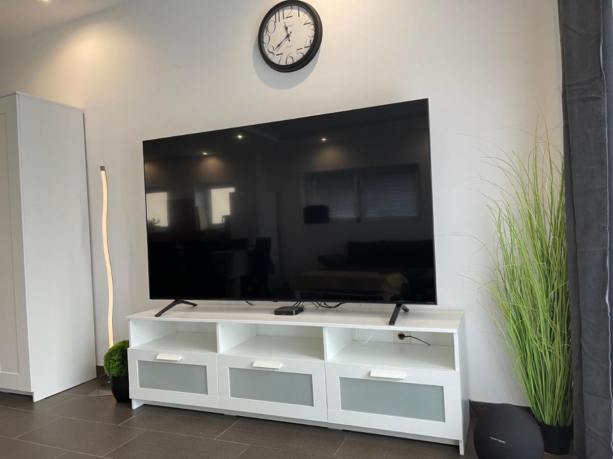 Malibu Apartman & Jacuzzi Miskolc Eksteriør bilde